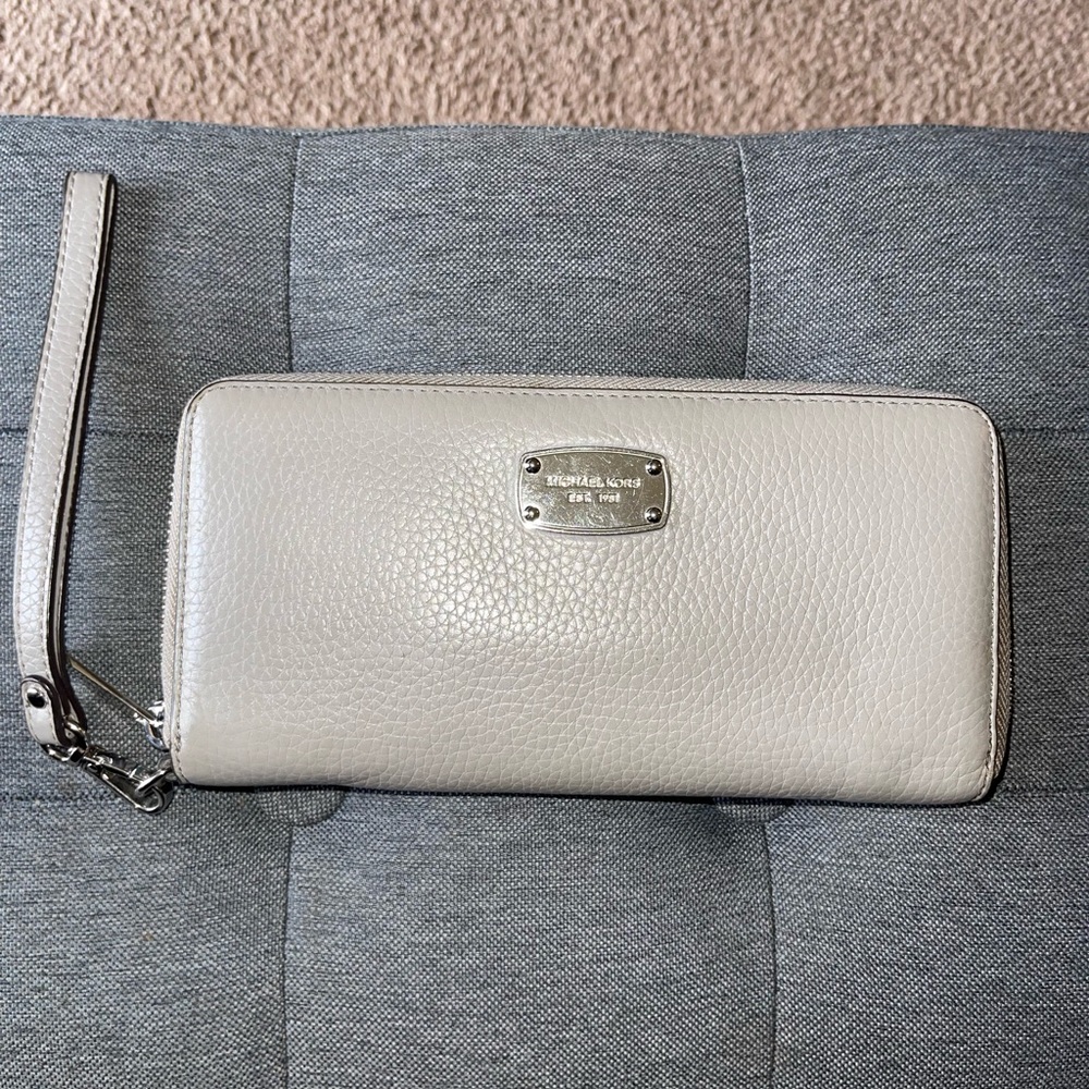 Michael Kors, gray long wallet